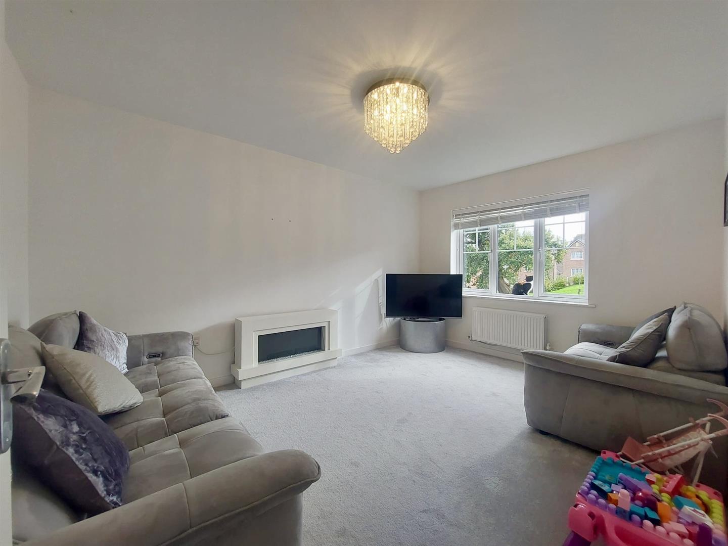 Clos Benallt Fawr, Pontarddulais, Swansea, SA4 0TQ